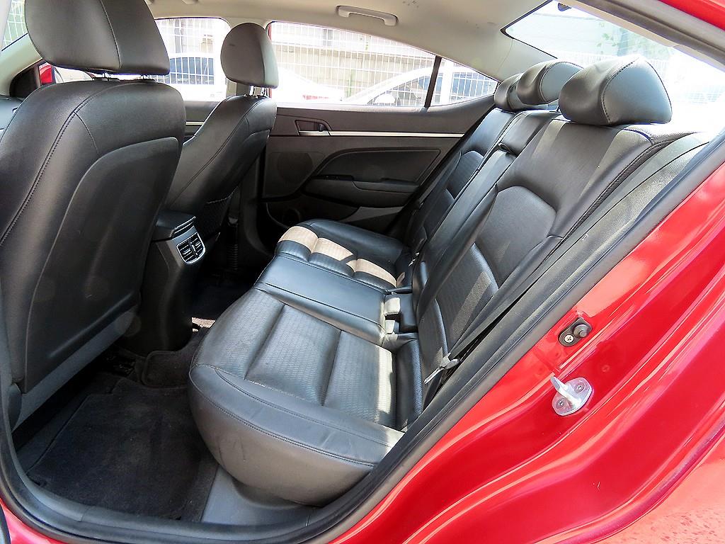 Hyundai Avante — photo 06