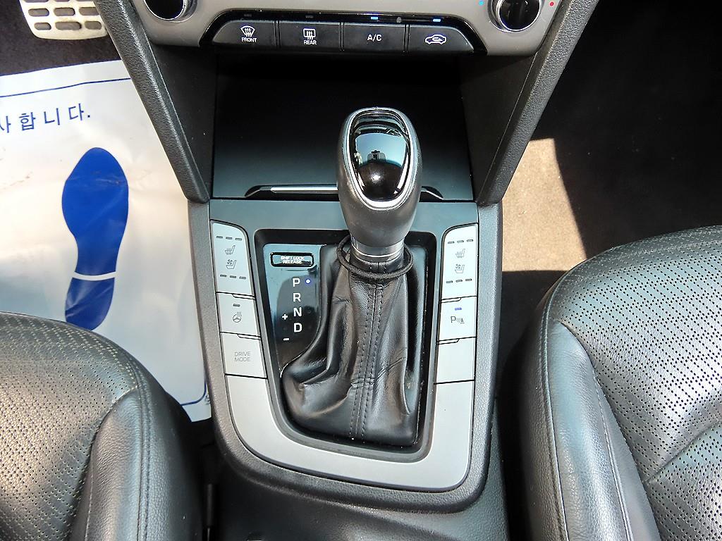 Hyundai Avante — photo 10