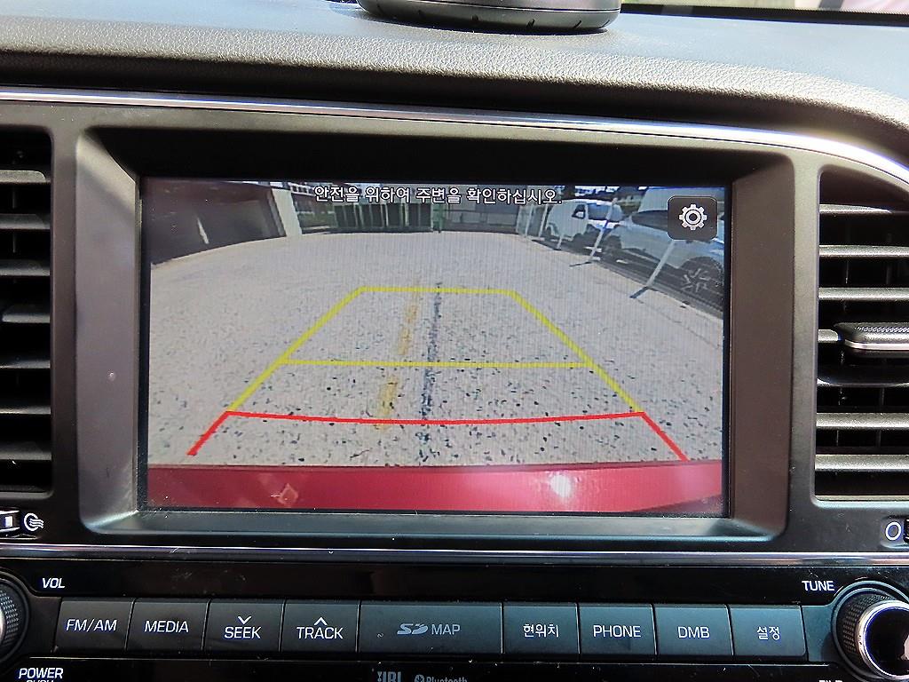Hyundai Avante — photo 14