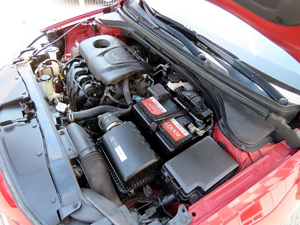 Hyundai Avante — photo 19