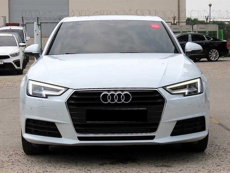 Audi A4 — photo 01