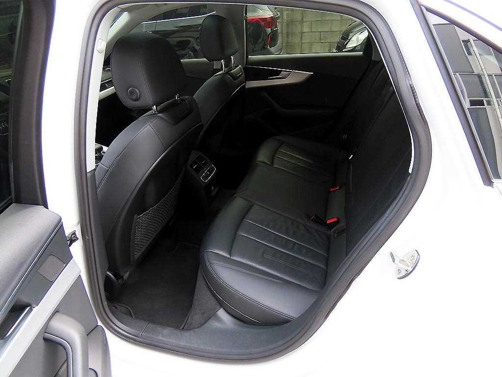 Audi A4 — photo 06