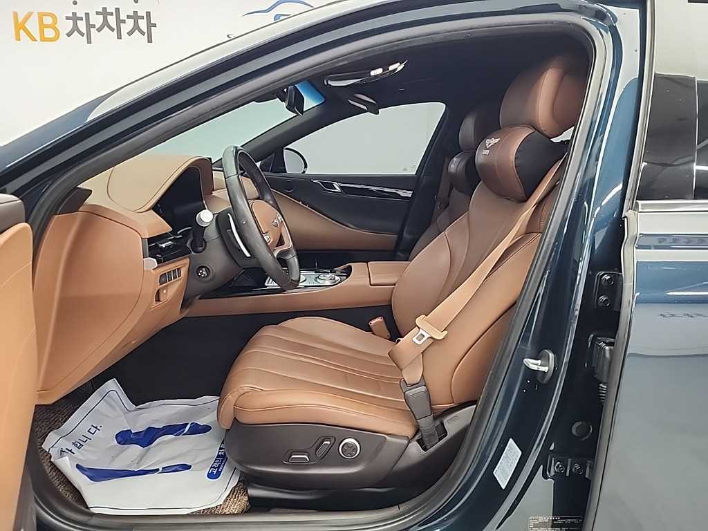 Genesis G80 — photo 11