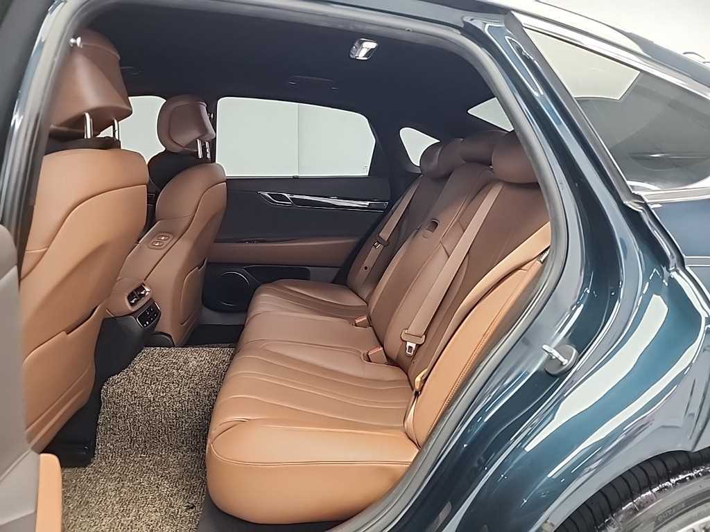 Genesis G80 — photo 12