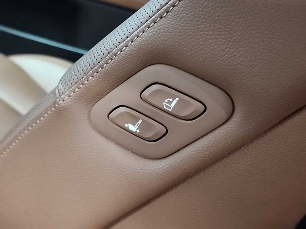 Genesis G80 — photo 13
