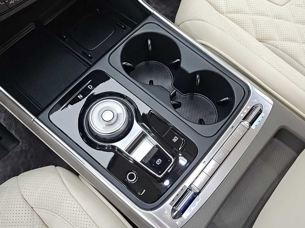 Kia Carnival — photo 08