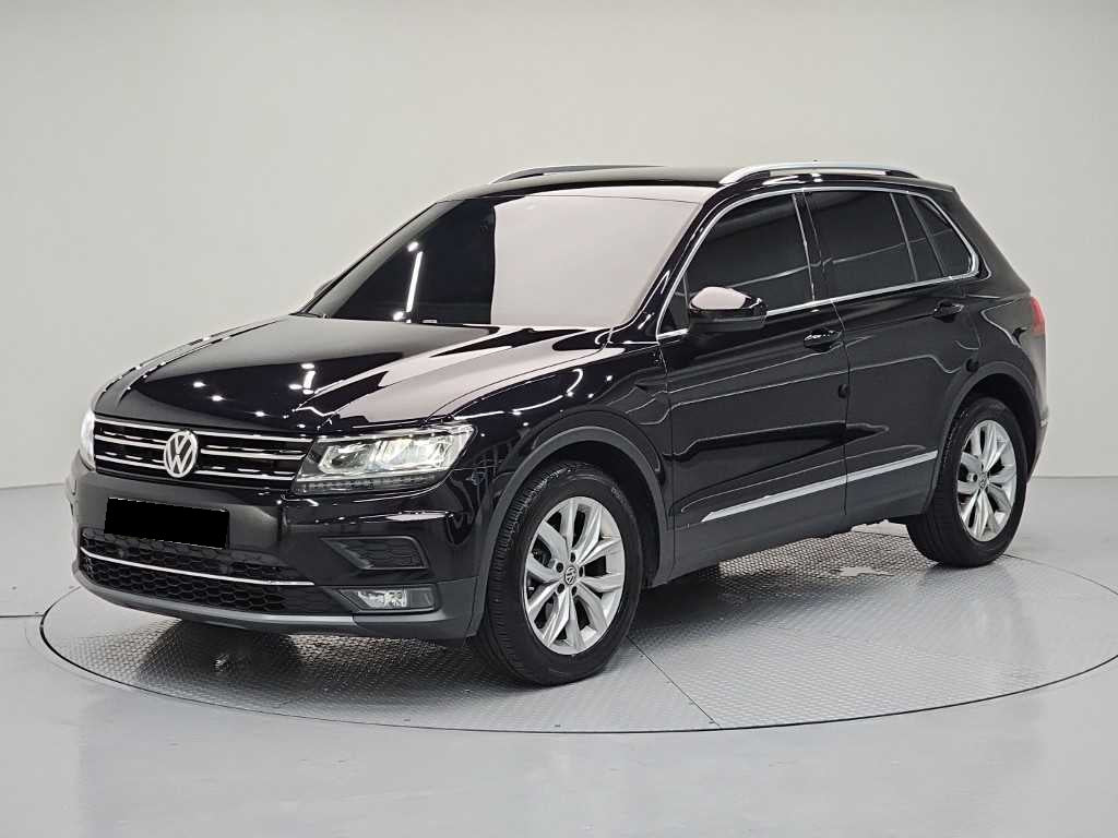 Volkswagen Tiguan — photo 01