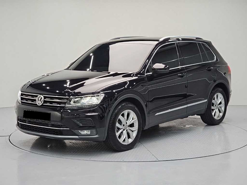Volkswagen Tiguan — photo 01
