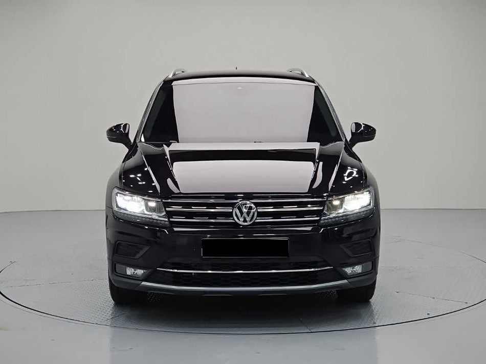 Volkswagen Tiguan — photo 02