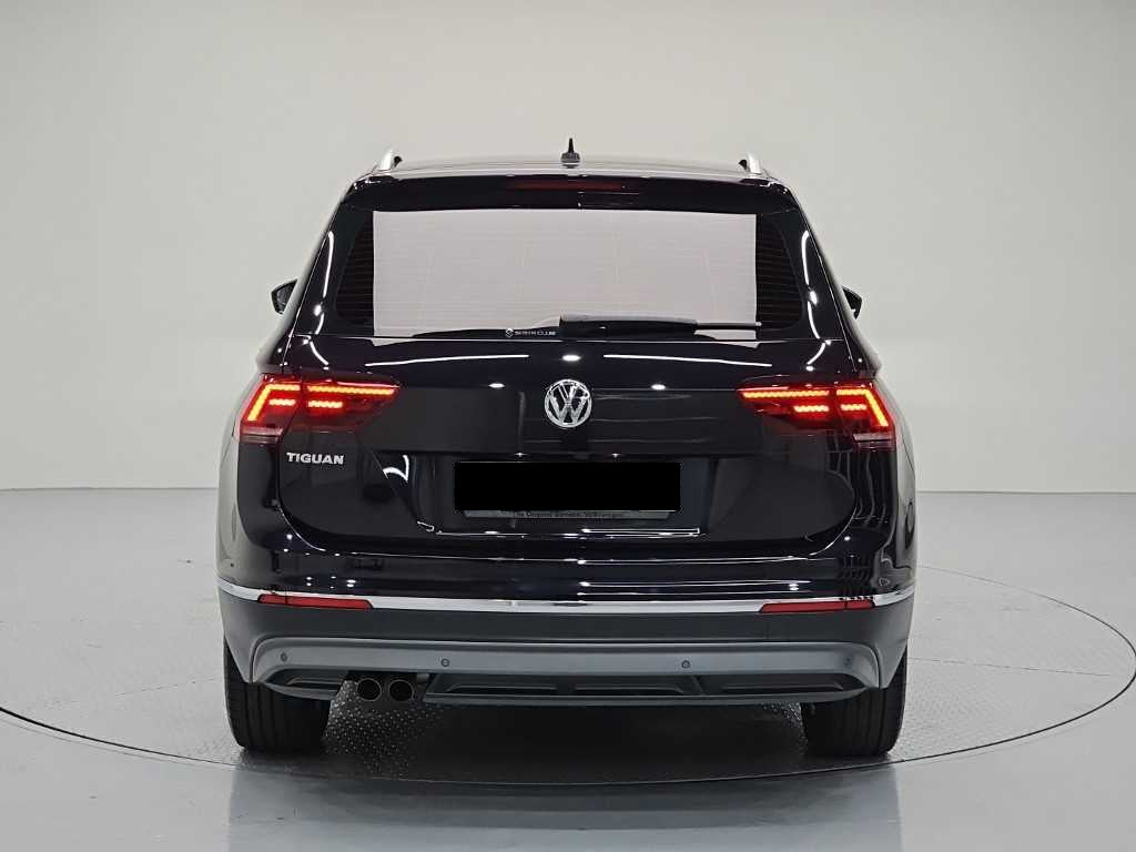 Volkswagen Tiguan — photo 03