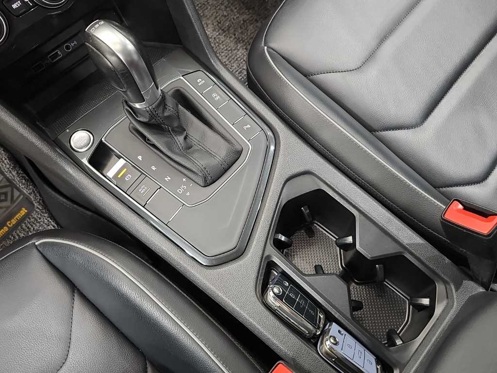 Volkswagen Tiguan — photo 08