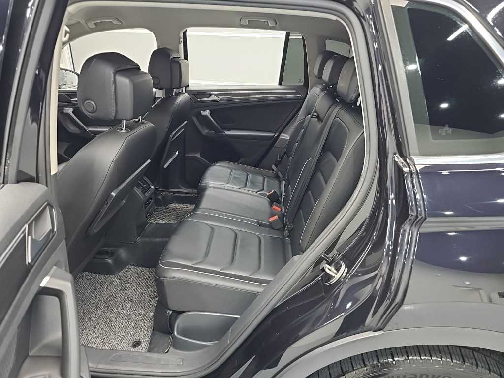 Volkswagen Tiguan — photo 12