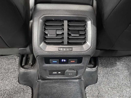 Volkswagen Tiguan — photo 13