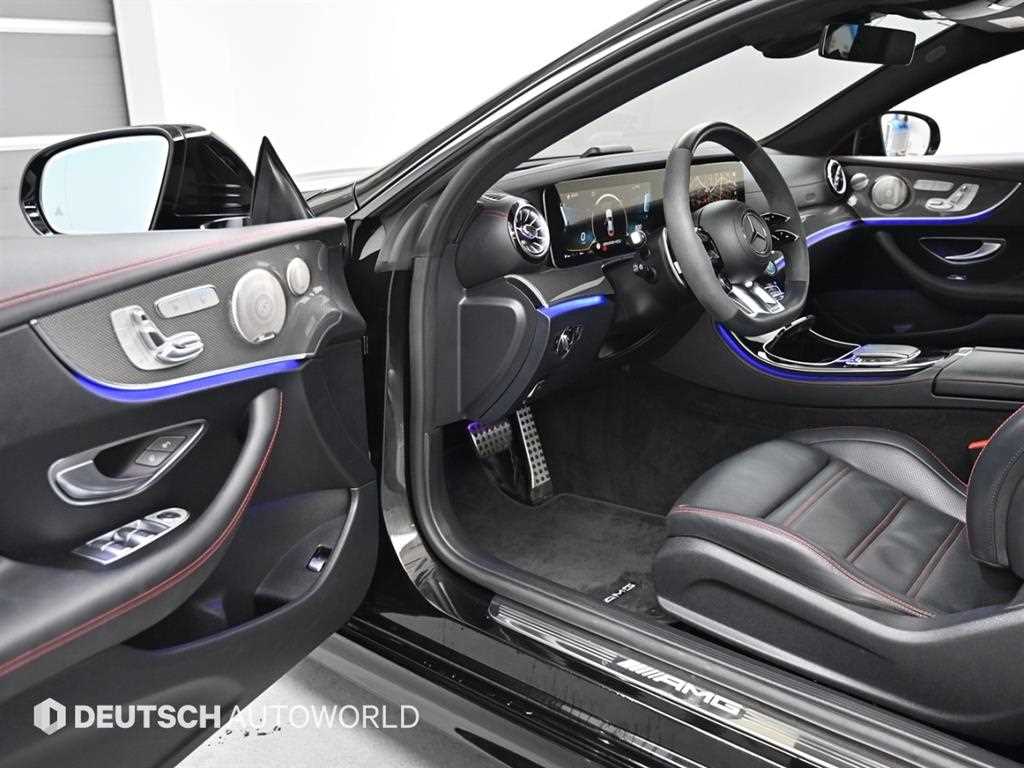 Mercedes-Benz E-Class — photo 11