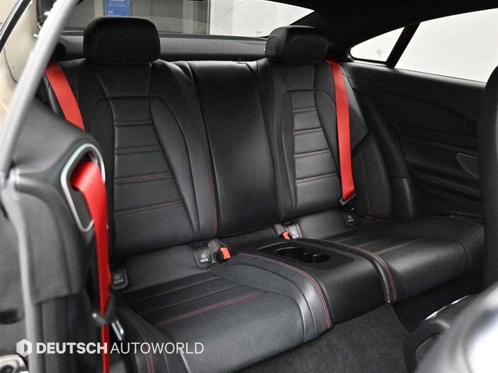 Mercedes-Benz E-Class — photo 12