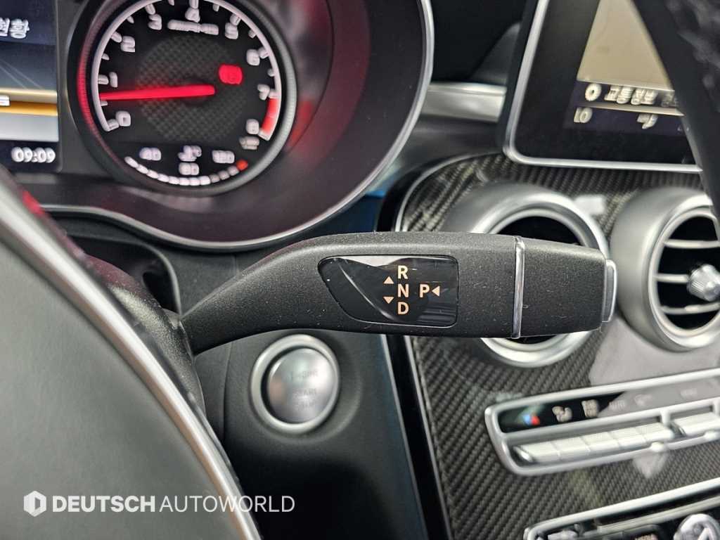 Mercedes-Benz C-Class — photo 09
