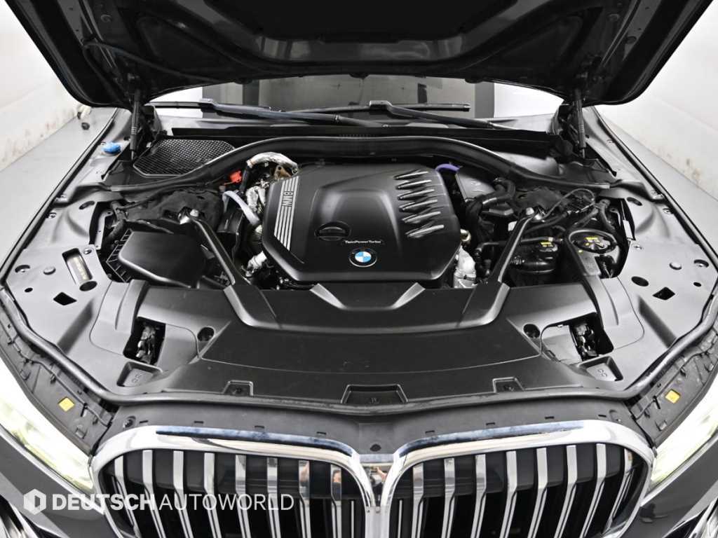 BMW 7-Series — photo 06