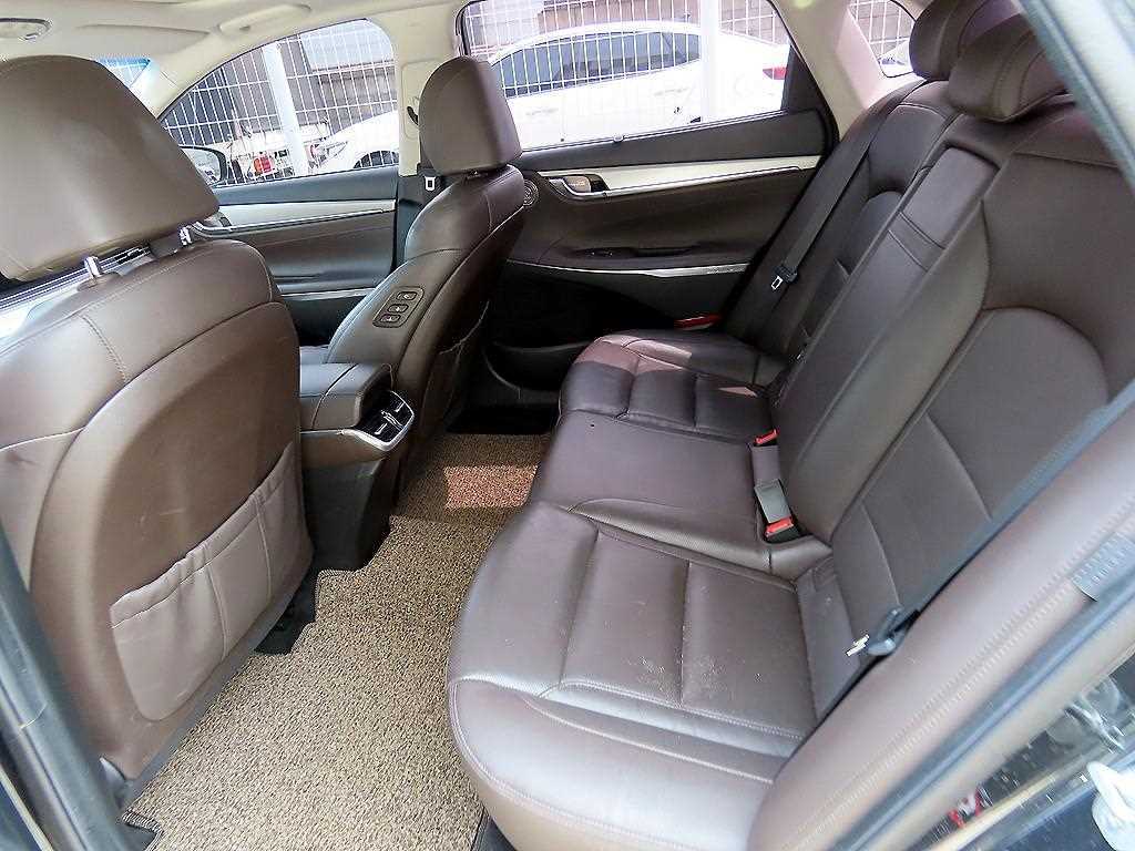Hyundai Grandeur — photo 06