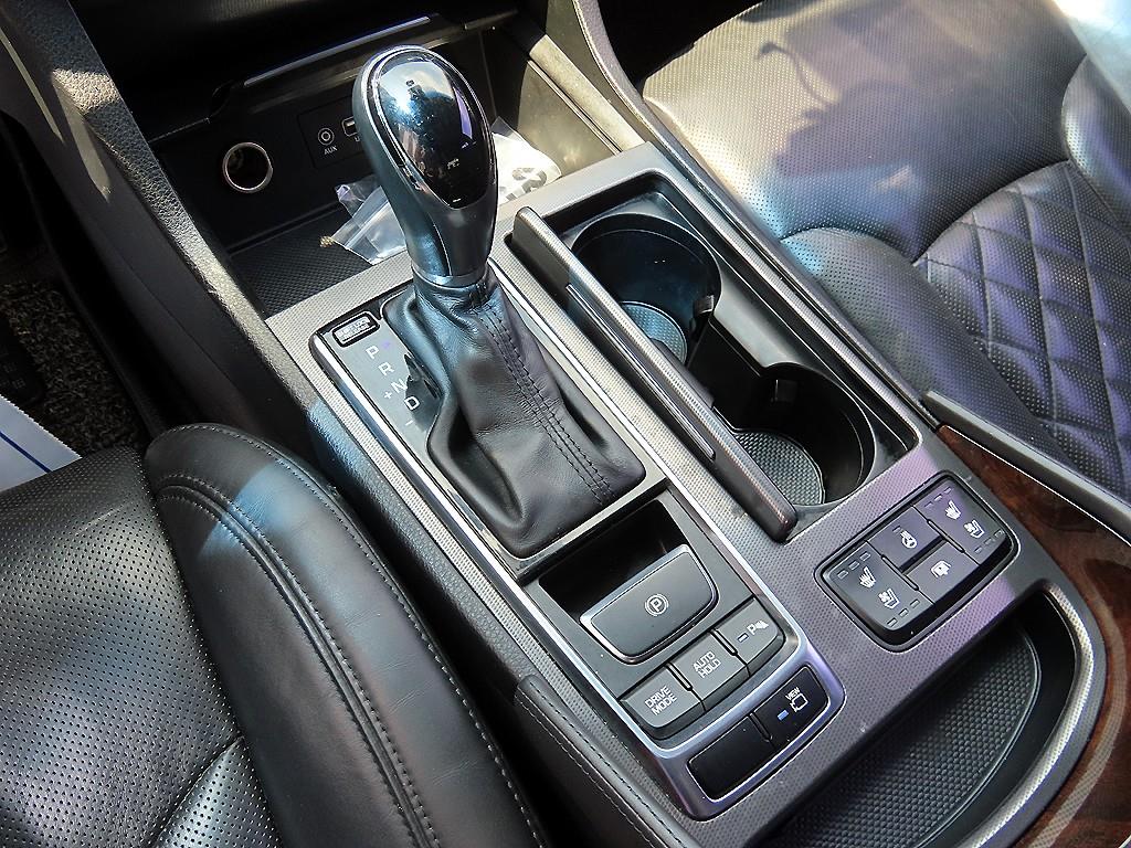Hyundai Aslan — photo 11