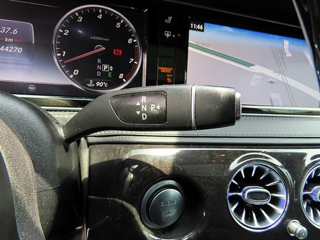 Mercedes-Benz S-Class — photo 10