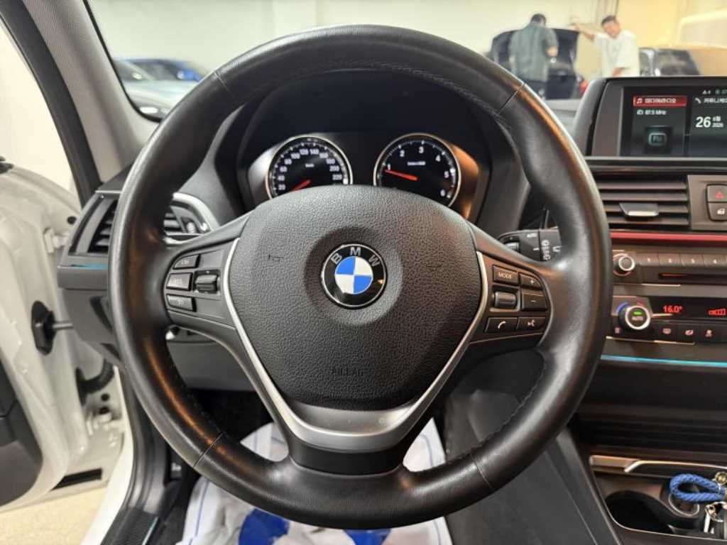 BMW 1-Series — photo 11