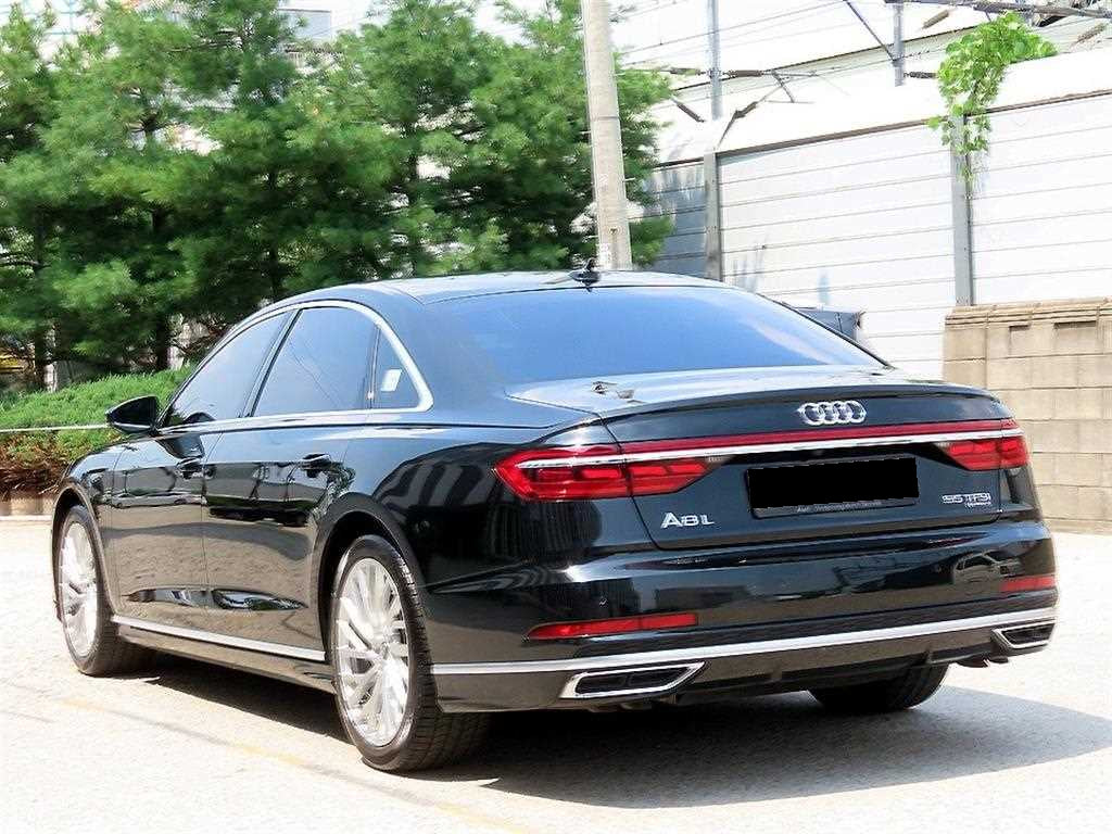 Audi A8 — photo 03