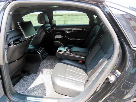 Audi A8 — photo 06