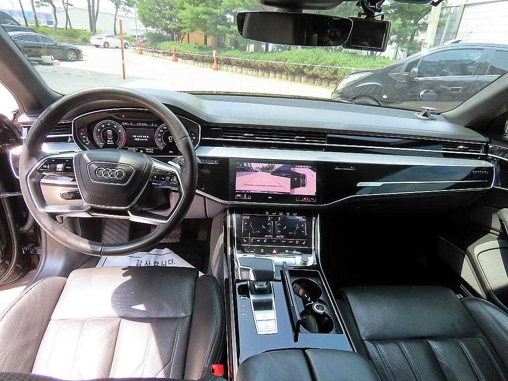 Audi A8 — photo 07