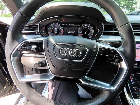 Audi A8 — photo 08