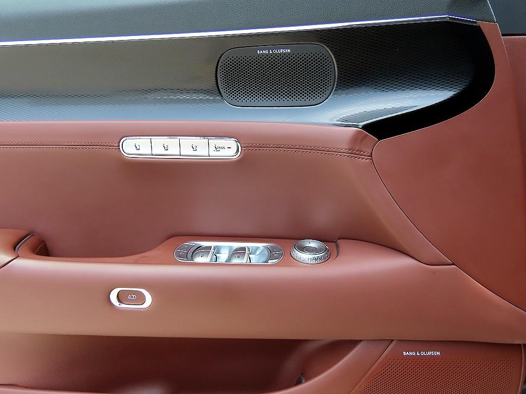 Genesis G90 — photo 11
