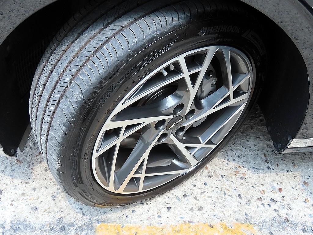 Genesis G90 — photo 20