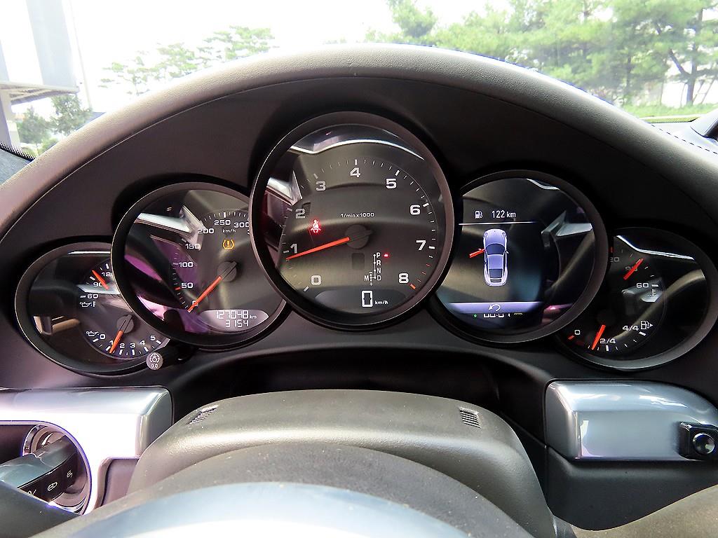 Porsche 911 — photo 09