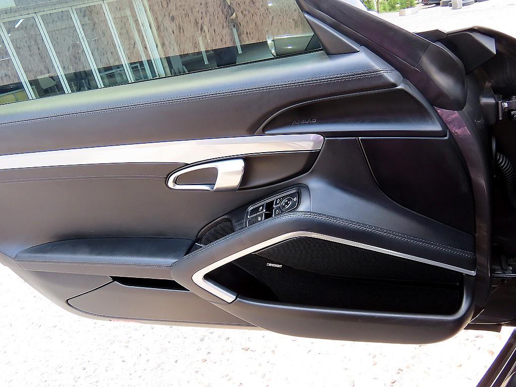 Porsche 911 — photo 11