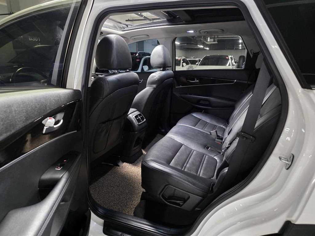 Kia Sorento — photo 08