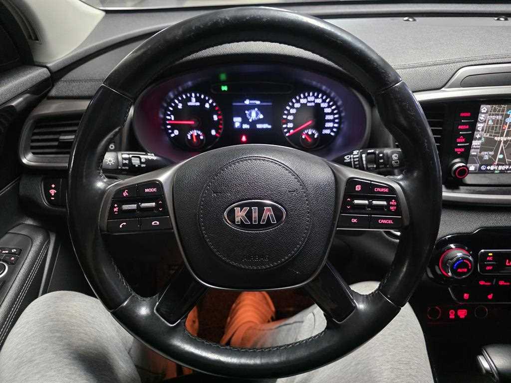 Kia Sorento — photo 09