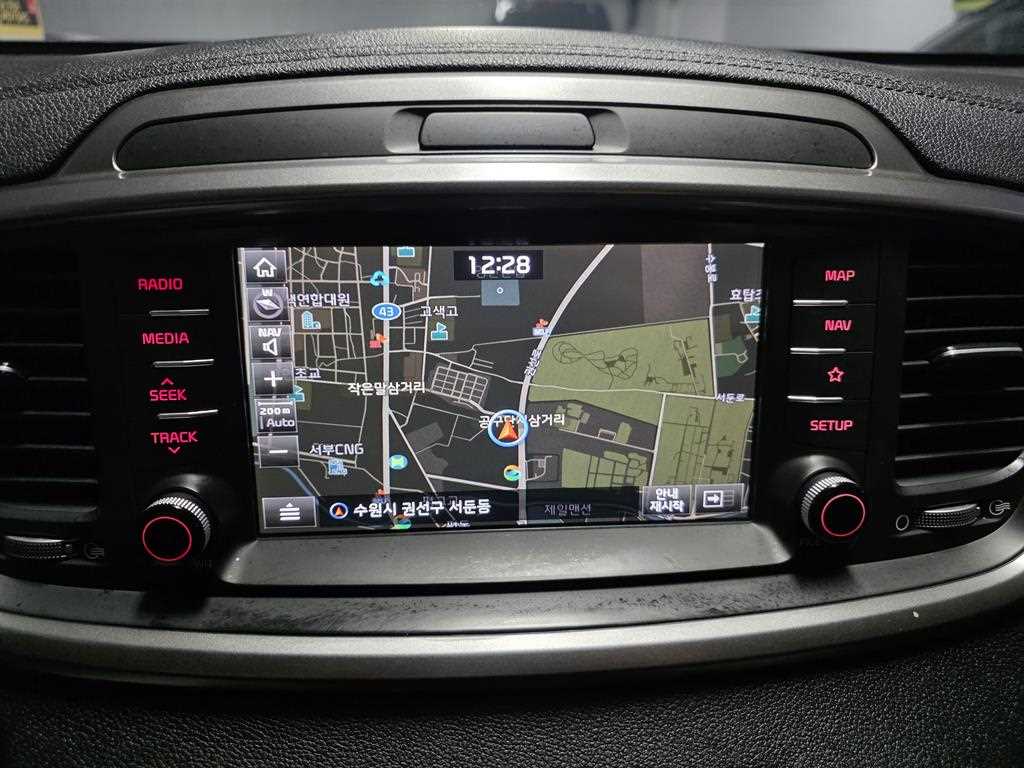 Kia Sorento — photo 11
