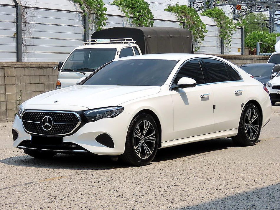 Mercedes-Benz E-Class — photo 02