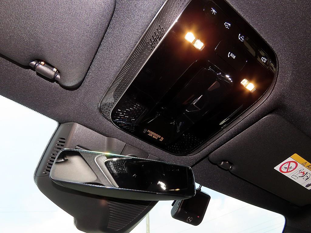 Mercedes-Benz E-Class — photo 15