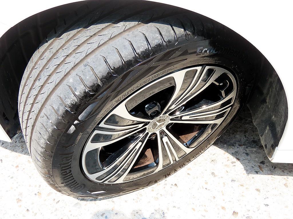 Mercedes-Benz E-Class — photo 20