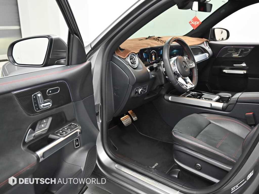 Mercedes-Benz GLB-Class — photo 11