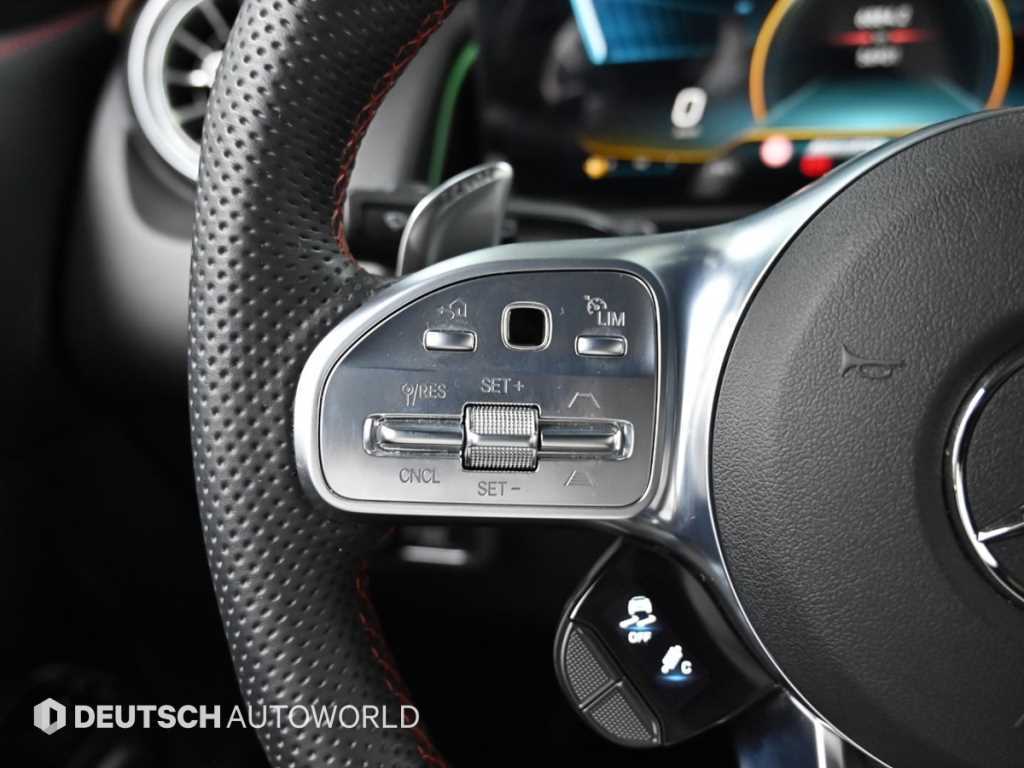 Mercedes-Benz GLB-Class — photo 16