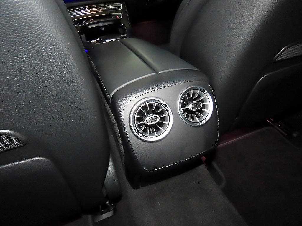 Mercedes-Benz CLS-Class — photo 14