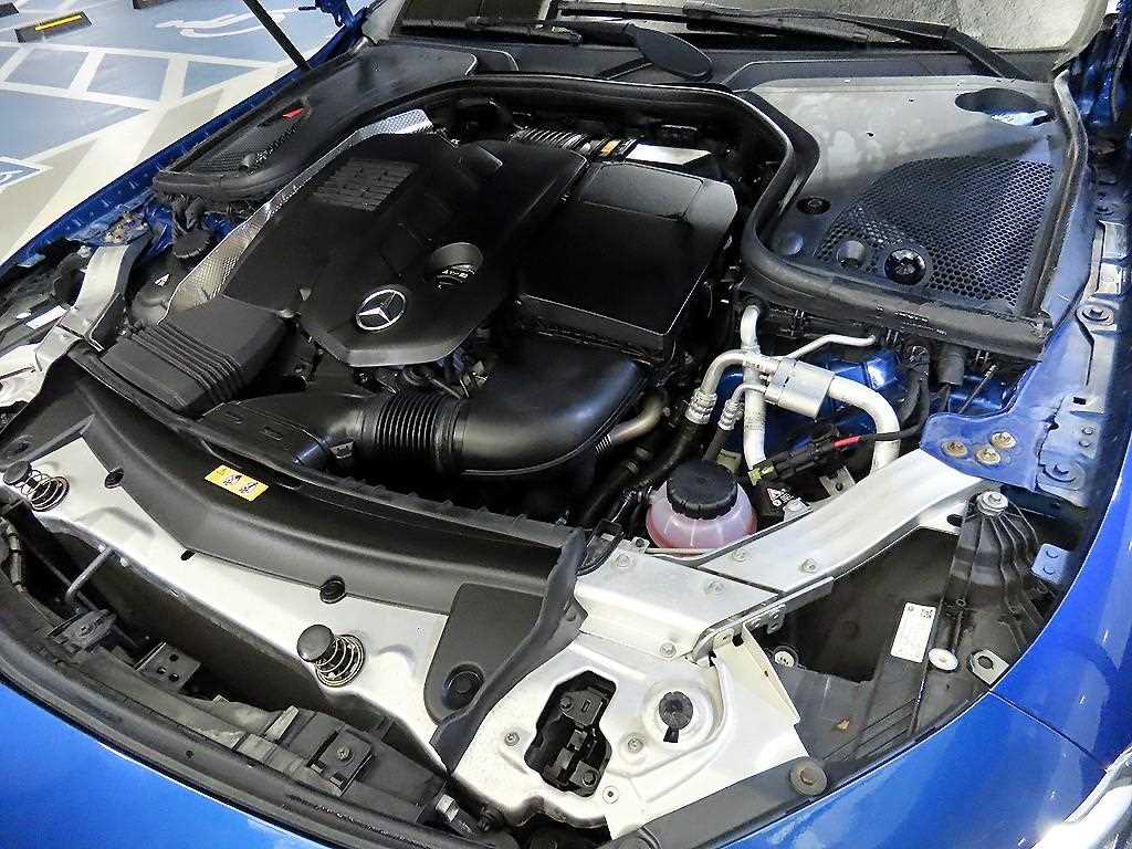 Mercedes-Benz CLS-Class — photo 19