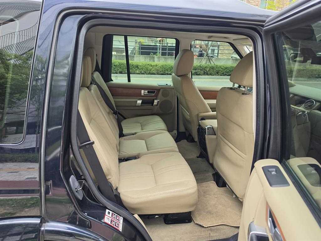 Land Rover Discovery — photo 08