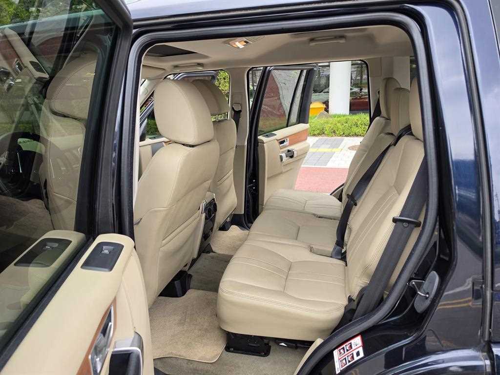 Land Rover Discovery — photo 09