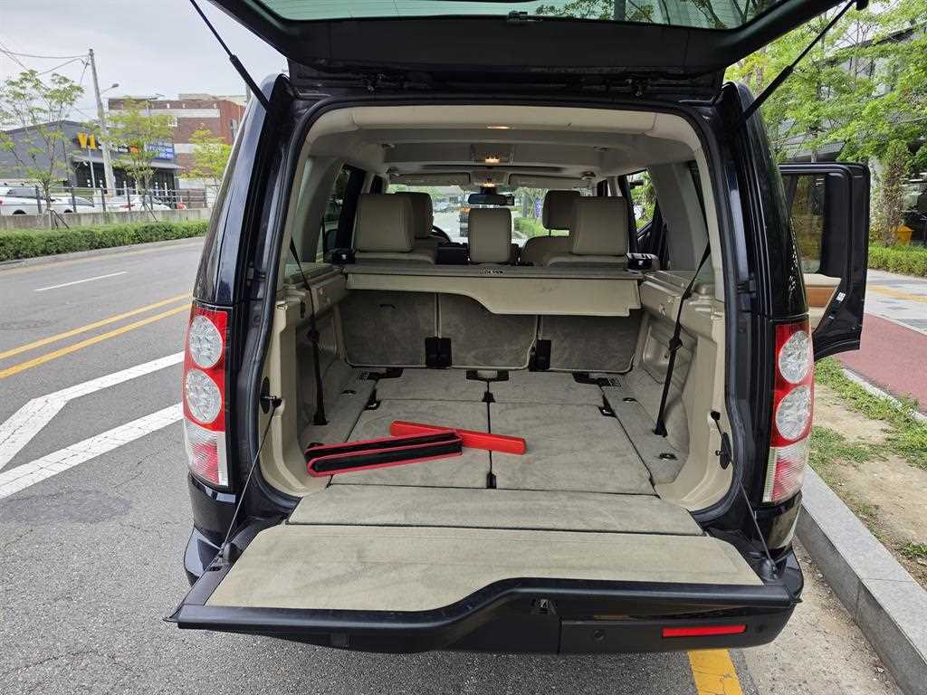 Land Rover Discovery — photo 14