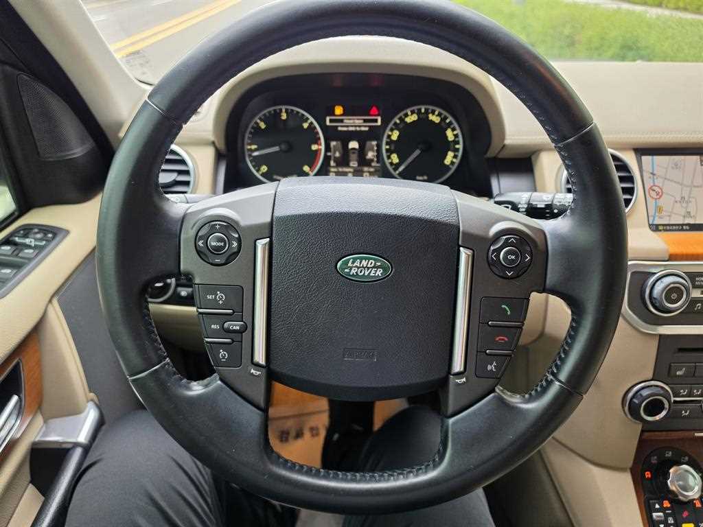 Land Rover Discovery — photo 15