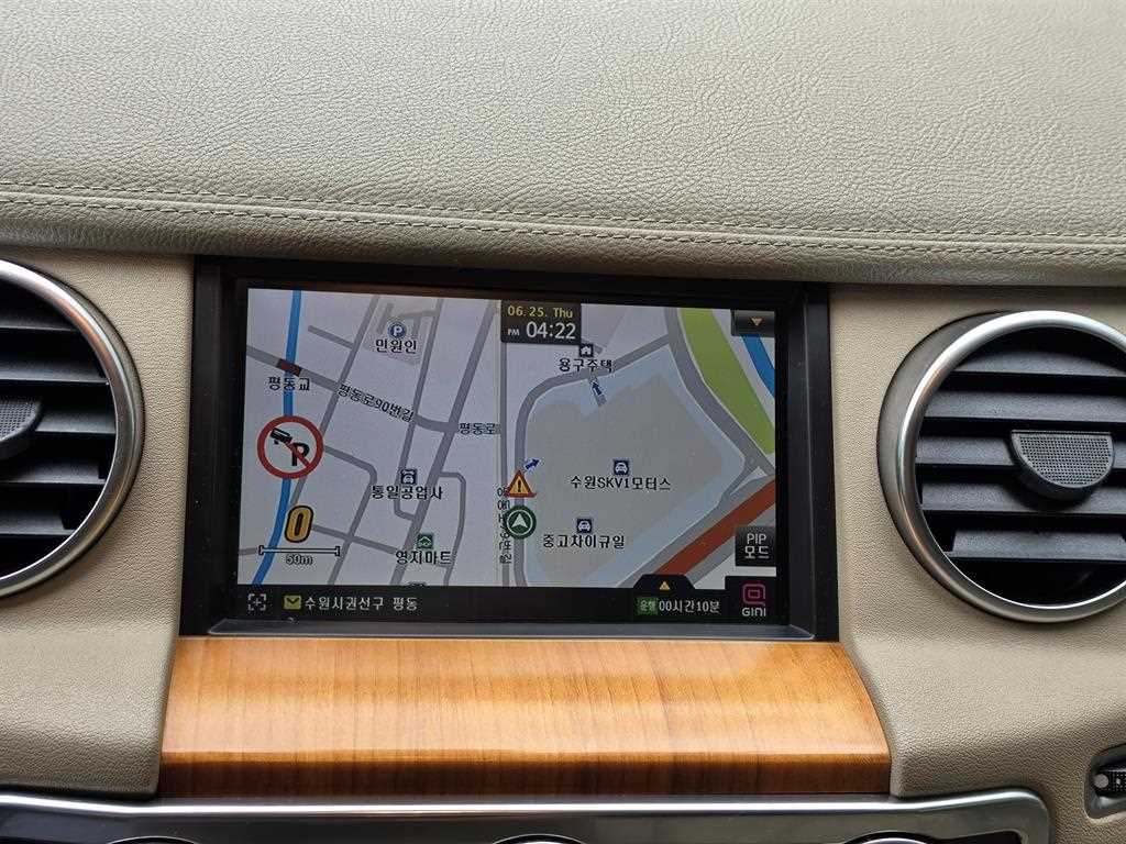 Land Rover Discovery — photo 16