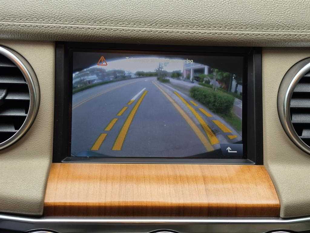 Land Rover Discovery — photo 17
