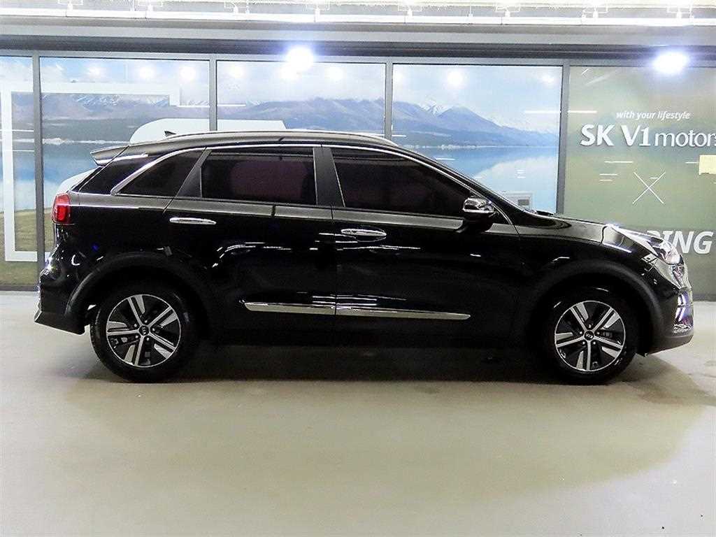 Kia Niro — photo 03